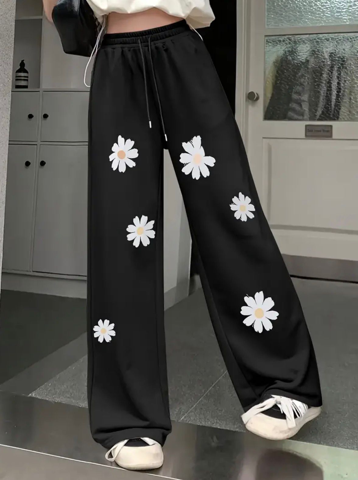 flower design black & white trouser