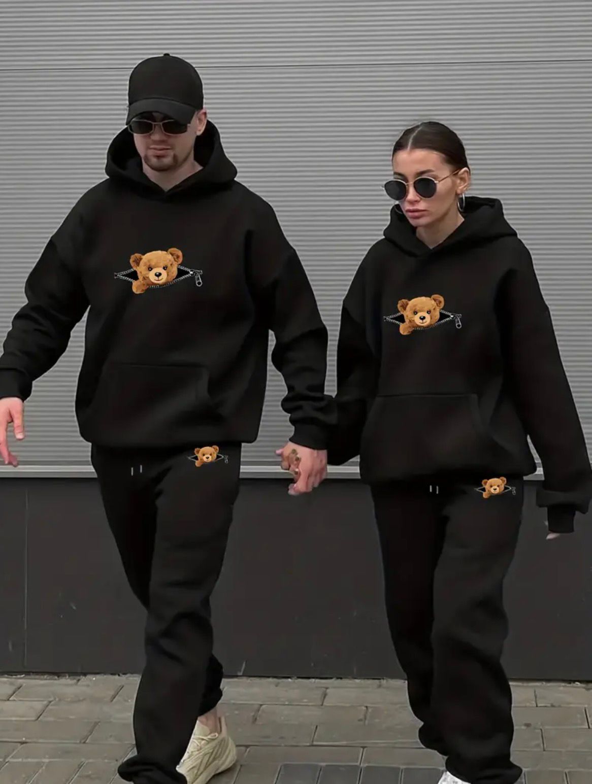 hoodies pair